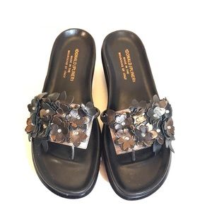 Donald J Pilner Italian Leather Flower Sandals 8.5